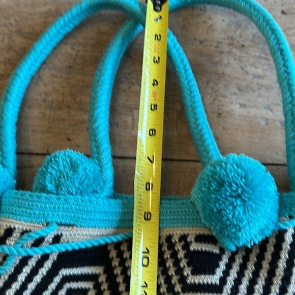 Wyauu Colombian Pom Pom Braided Bucket Bag – Vibrant & Handcrafted - Picture 5 of 6